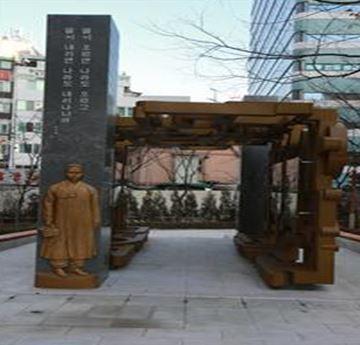 한글역사인물(주시경,헐버트선생)상징 조형물